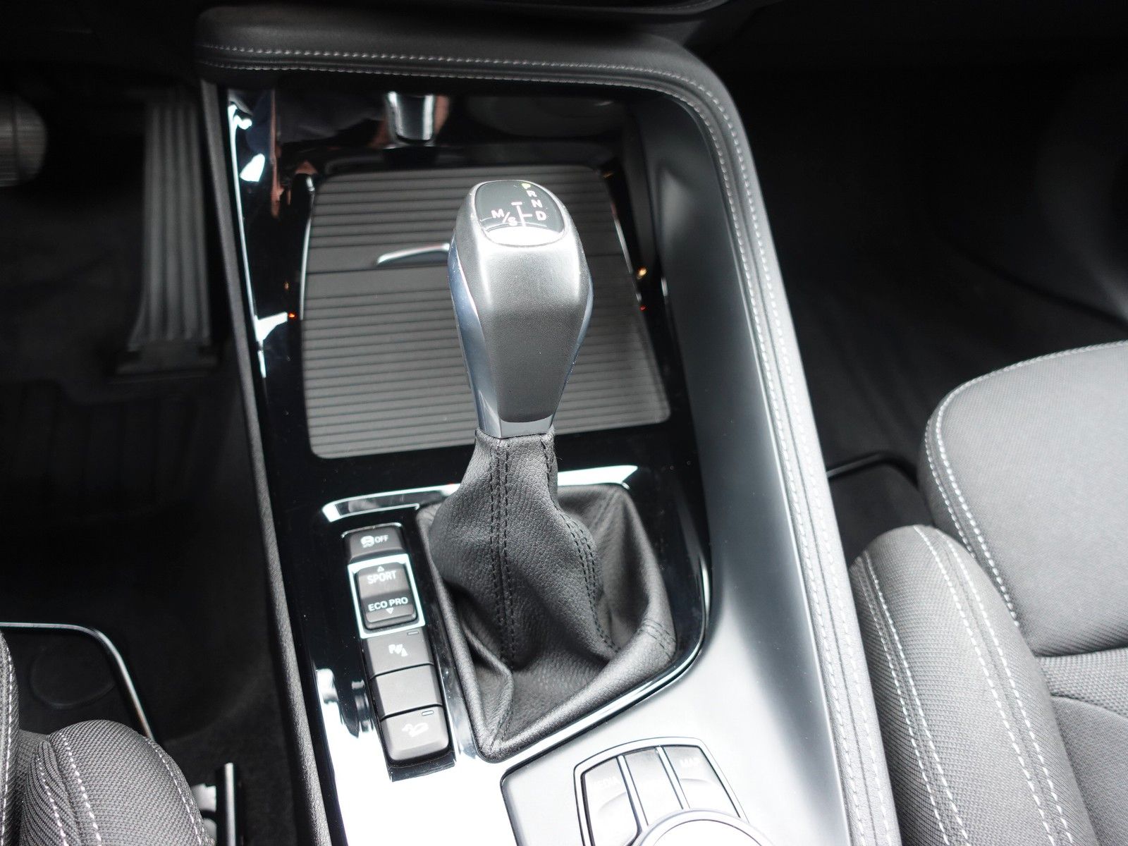 Fahrzeugabbildung BMW X1 xDrive20i A Sport Line