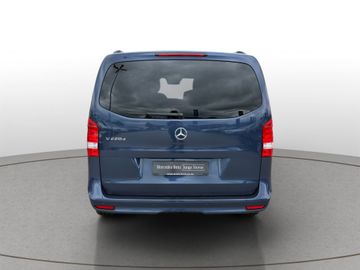 Mercedes V 220 - 5