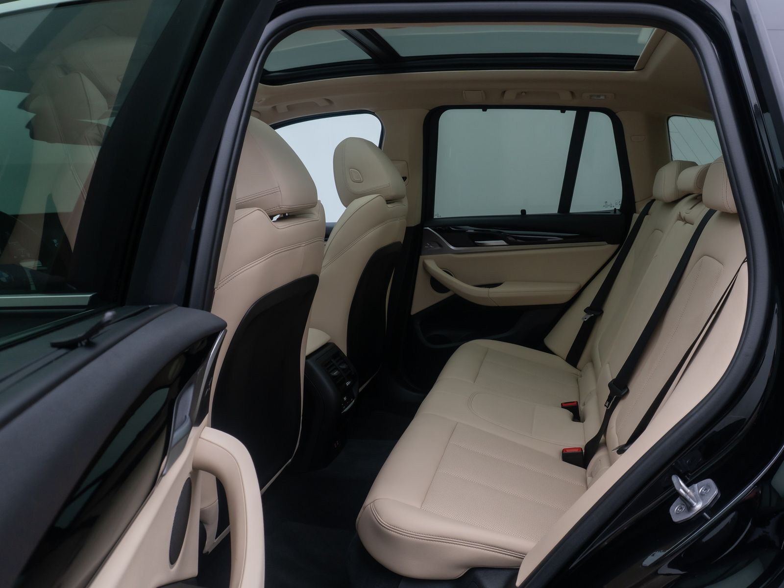Fahrzeugabbildung BMW X3 xD30d H/K DAB Kamera Leder Panorama MSport