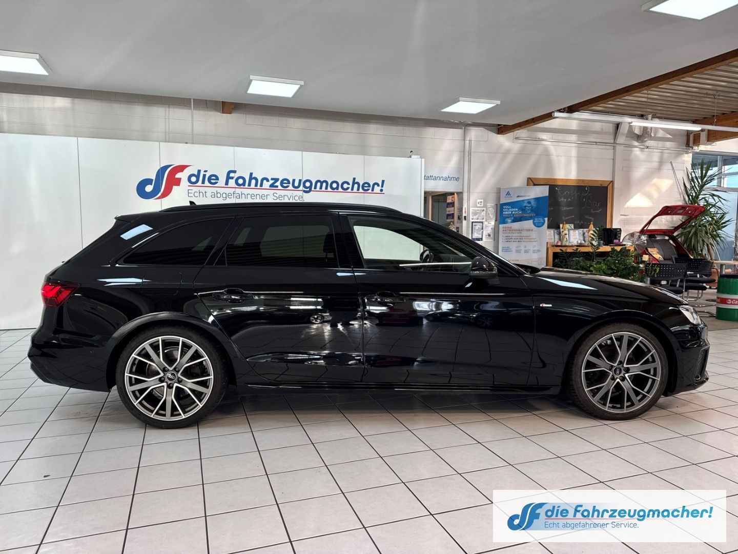 Fahrzeugabbildung Audi A4 Avant 35 TDI S line Navi Leder *EXPORT