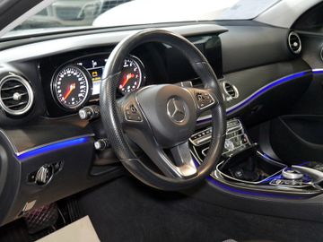 Mercedes E 200 - 12