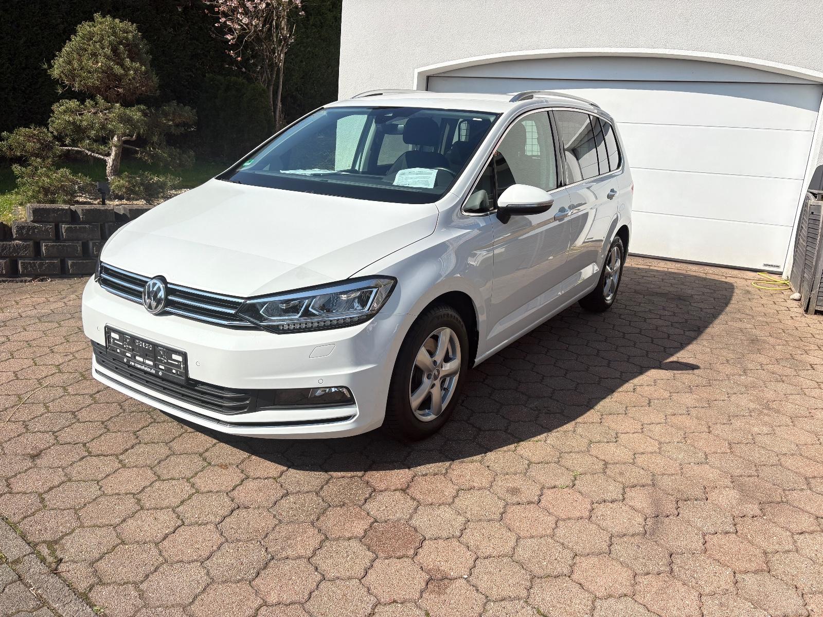 Volkswagen Touran 1.6 TDI SCR DSG Comfortline BMT,1HAND,AHK