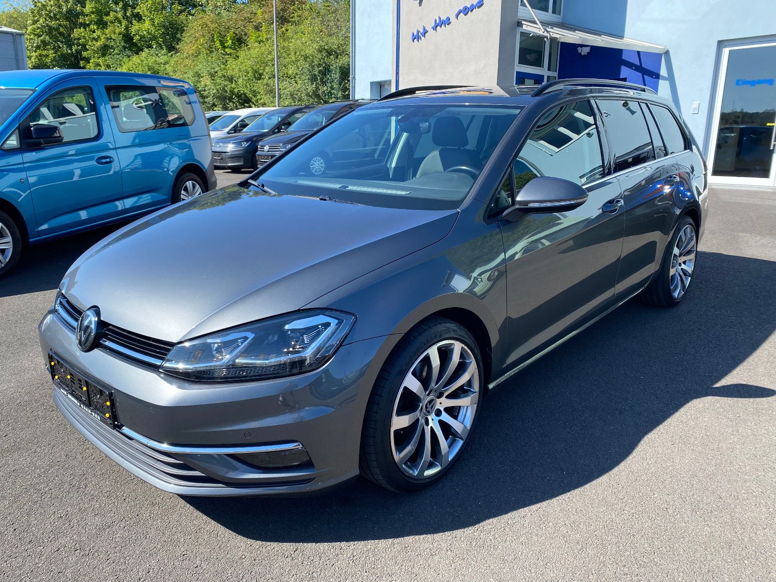 Fahrzeugabbildung Volkswagen Golf VII Variant Highline TSI DSG ACC LED Kamera