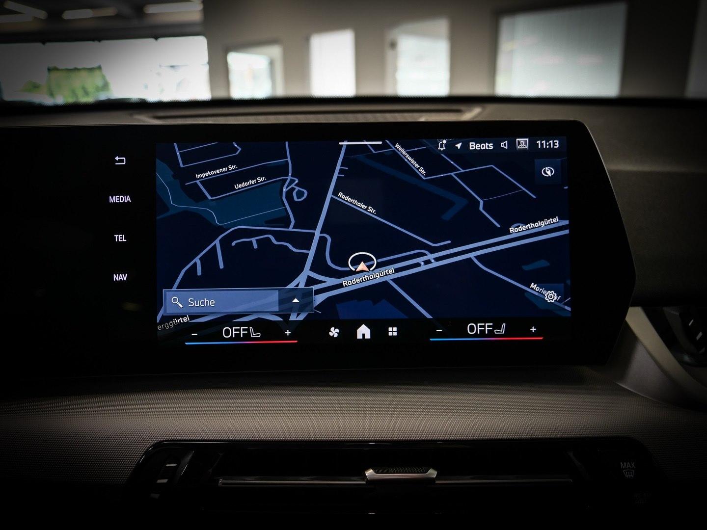 BMW X1 sDrive18d Aut Nav LED Parkass+RFK+PDC Shz 17", миниатюра 24