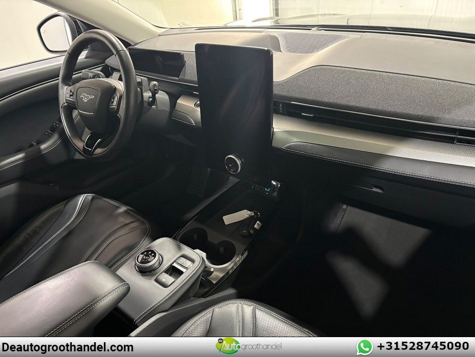 Ford Mustang Mach-E RWD 75 kWh Pano imagem 3