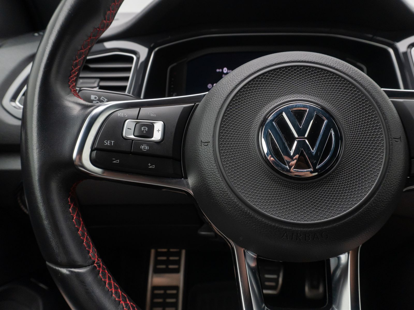 Fahrzeugabbildung Volkswagen T-Roc Sport 4Motion ACC Navi PDC AppleCar HiFi A