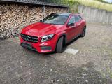 Mercedes-Benz GLA 250 4MATIC DCT -