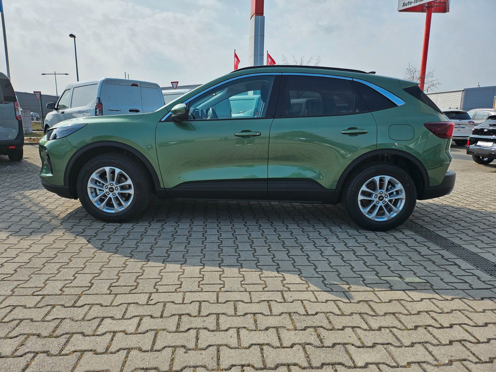 Fahrzeugabbildung Ford Kuga Hybrid Titanium