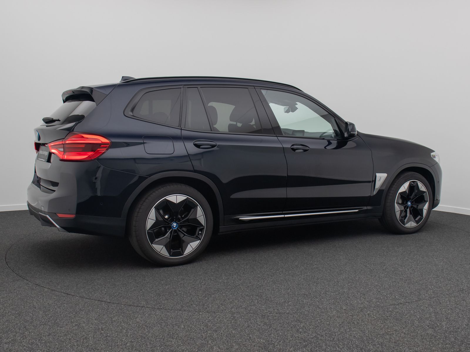 Fahrzeugabbildung BMW iX3 Impressive Panorama 360°HUD DAB H/K AHK 20"