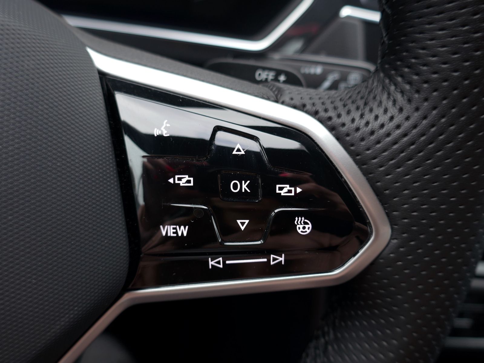 Fahrzeugabbildung Volkswagen Tiguan R-Line 1.5 TSI DSG | LED RFK ACC Navi
