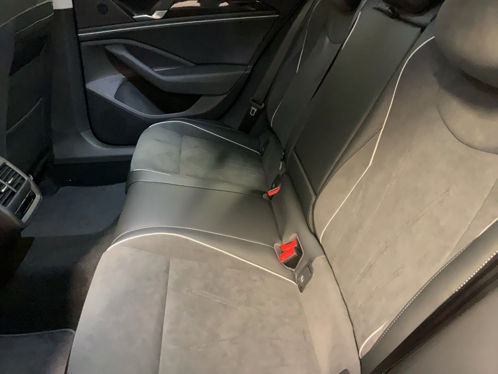 Volkswagen Passat Variant - Bild 12