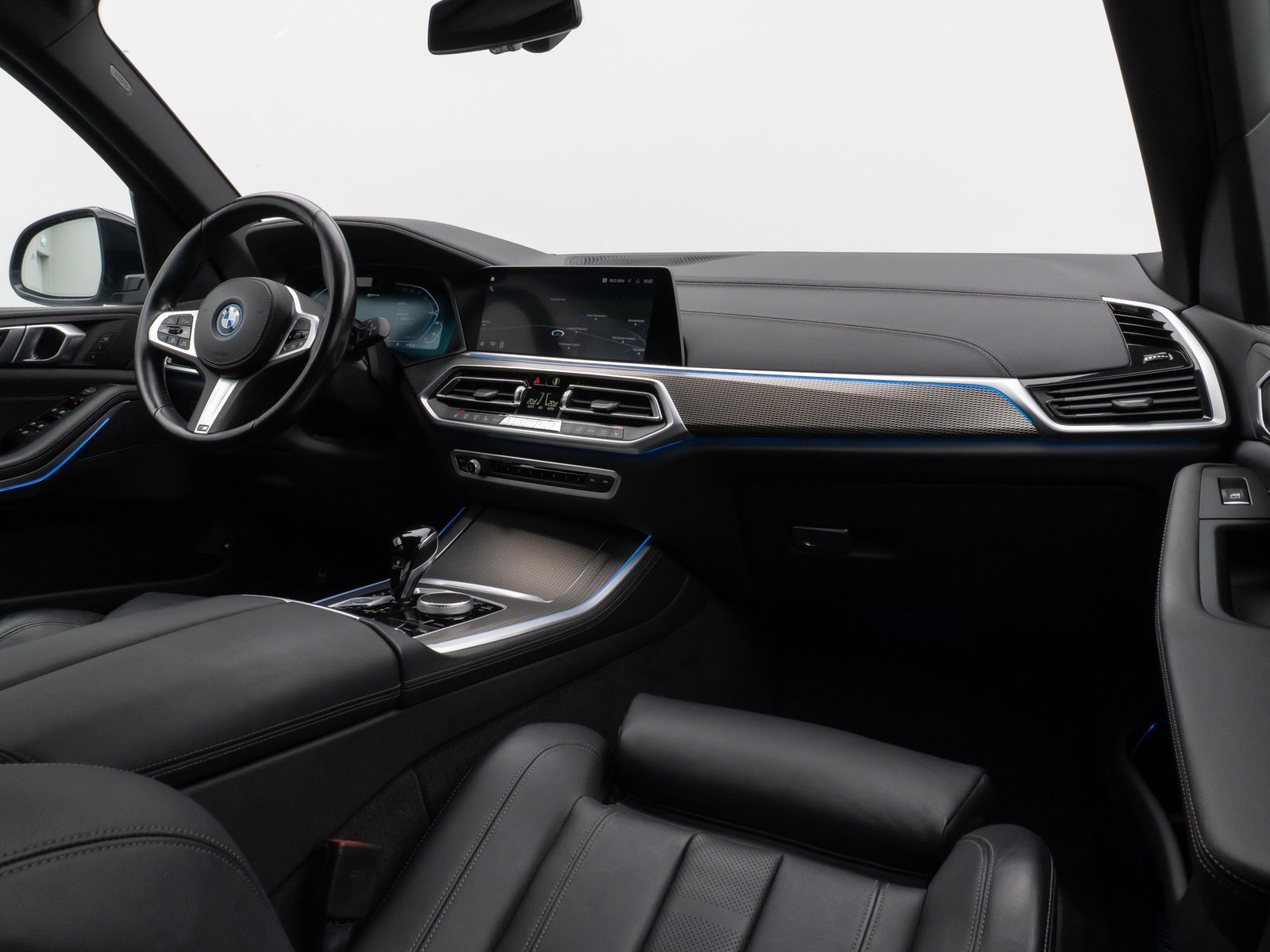 Fahrzeugabbildung BMW X5 xD45e M Sport 360° HUD DAB ACC AHK 20Zoll