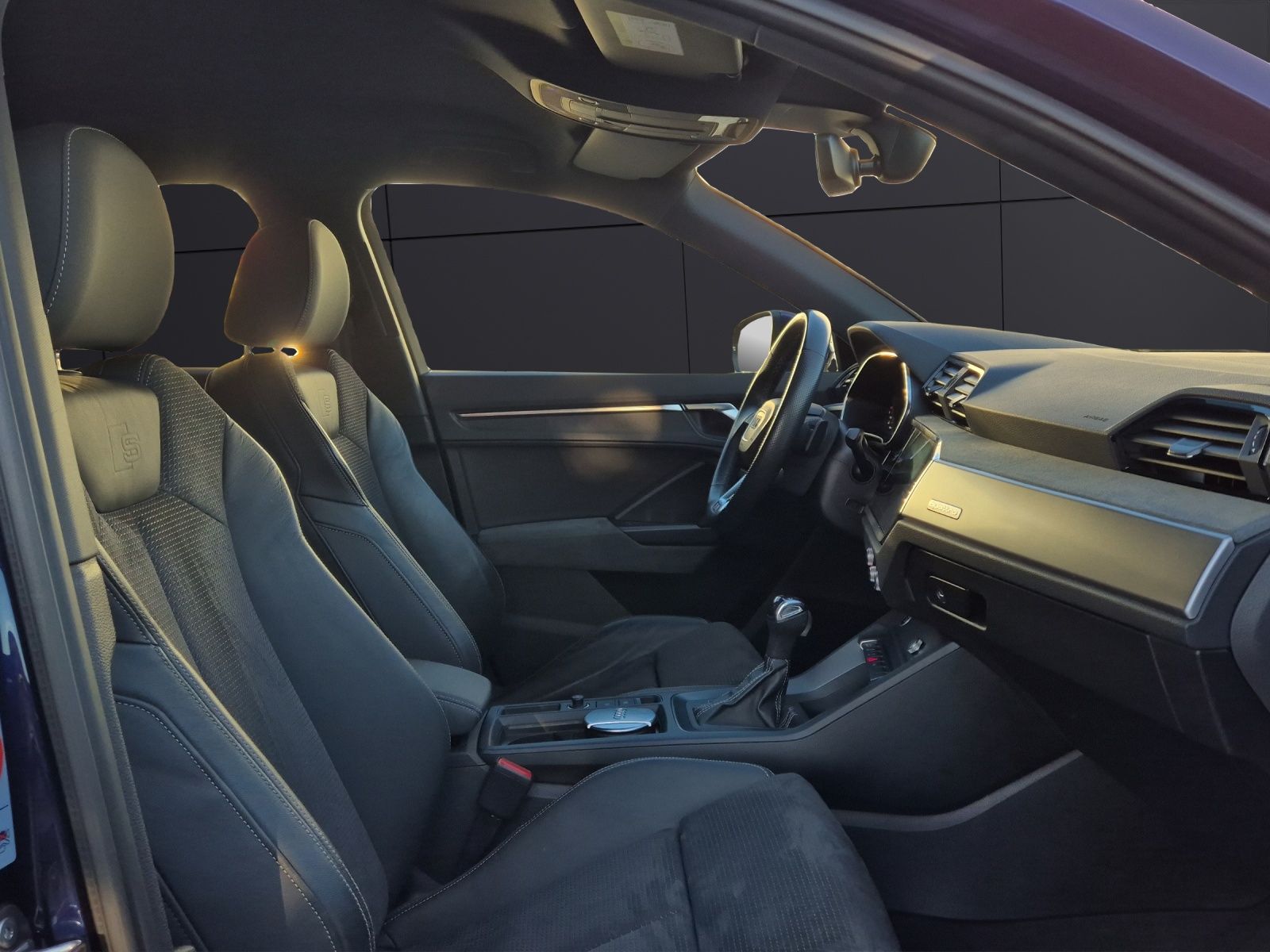 Fahrzeugabbildung Audi Q3 40 TDI quattro S-line S-tronic Matrix Navi AC