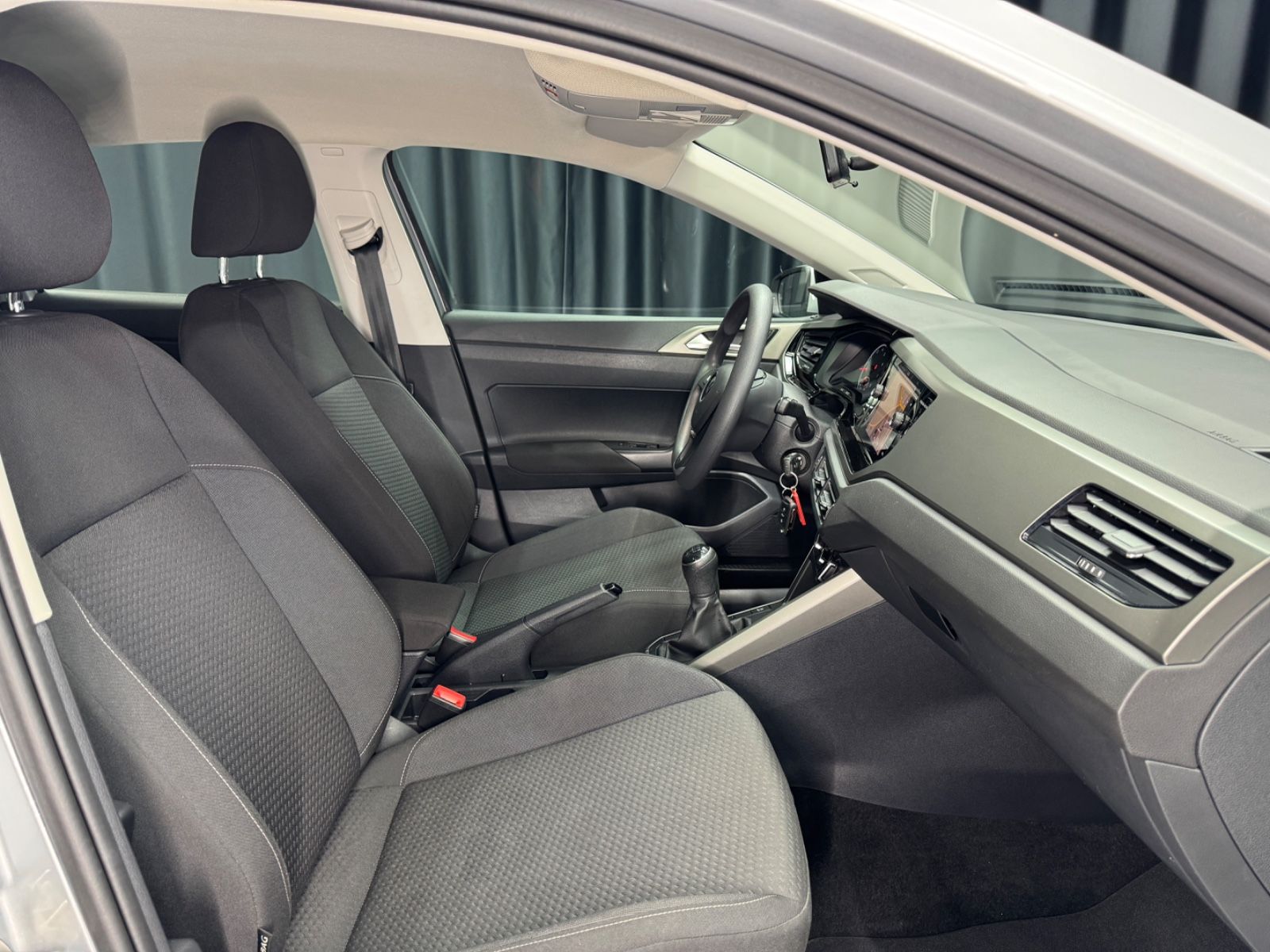 Fahrzeugabbildung Volkswagen Polo VI Comfortline|PDC|NAVI|1.HAND