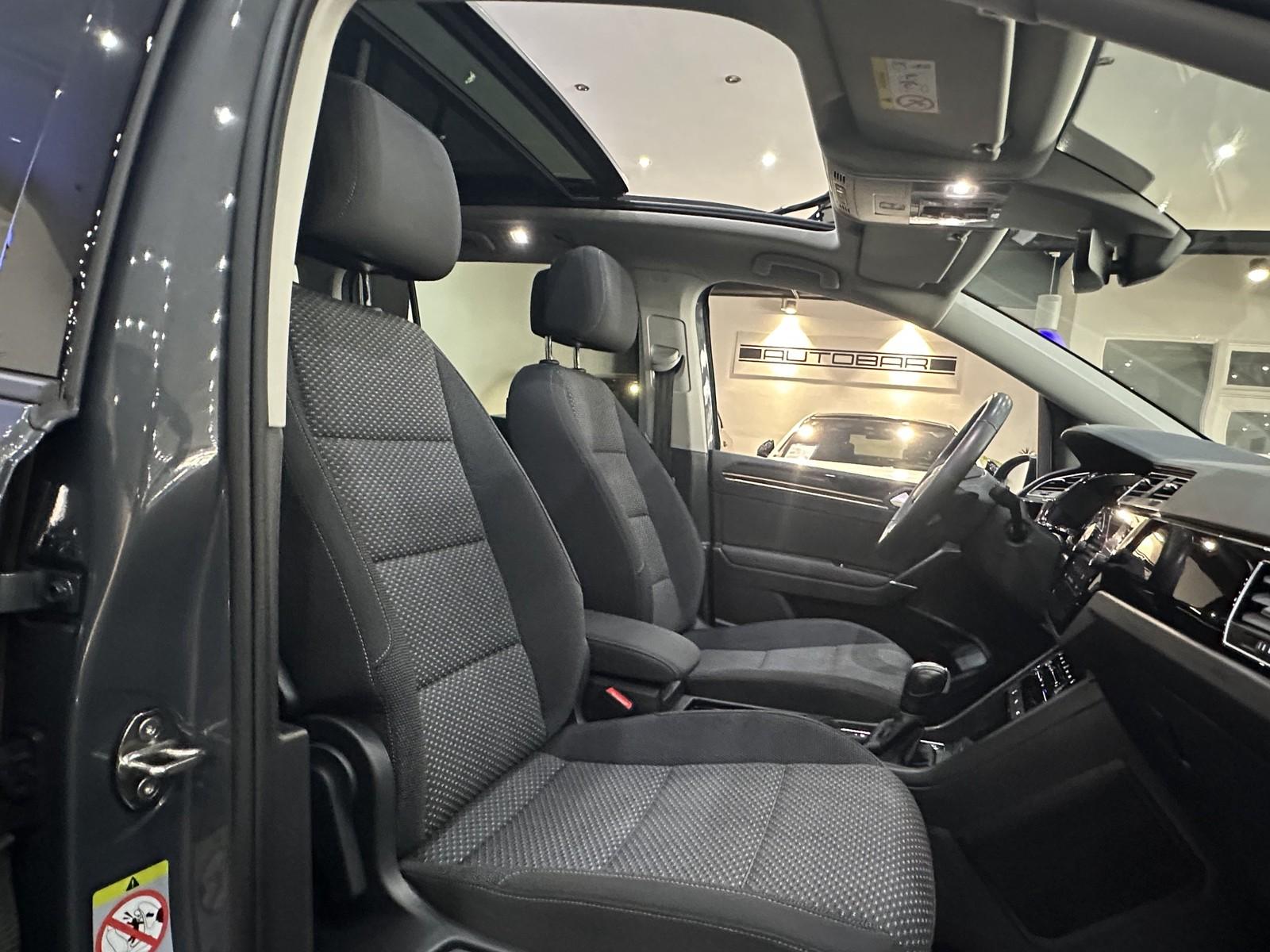 Volkswagen Touran DSG*7SITZER*PANO*ACC*AHK*CARPLAY*, миниатюра 13