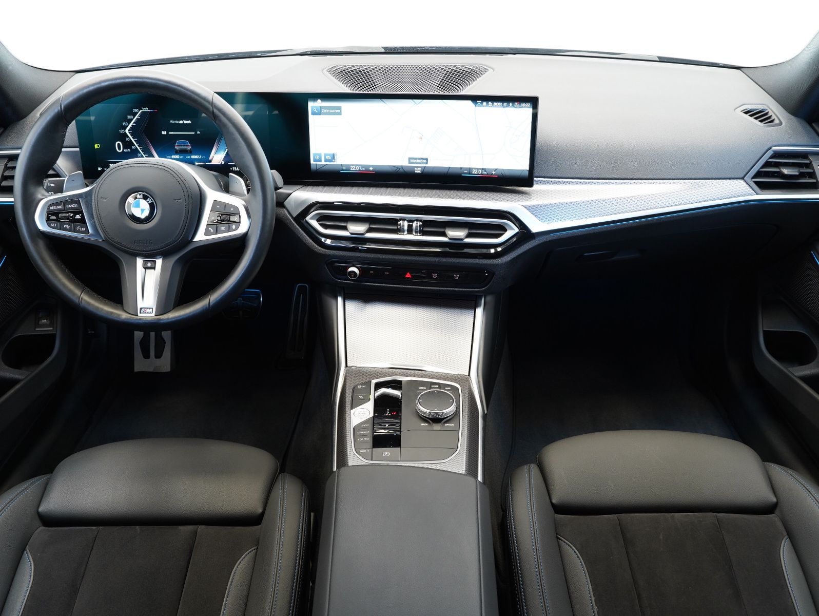 Fahrzeugabbildung BMW 320 d xDrive Touring M Sport LED/DAB/CARPLAY/ACC