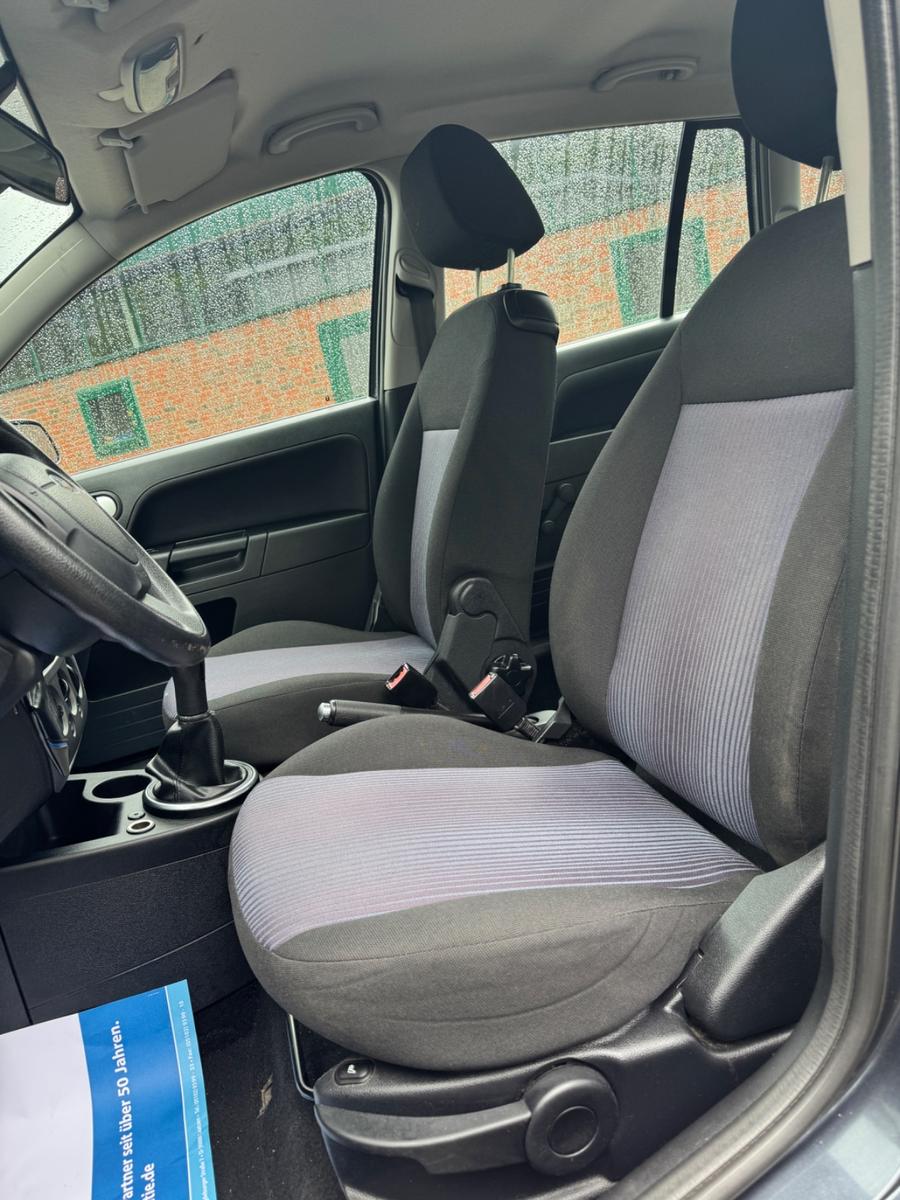 Ford Fusion 2010 — photo 16