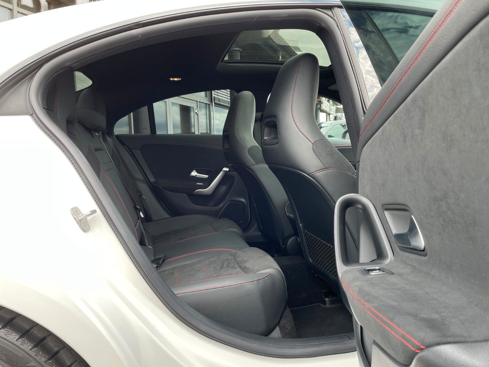 Fahrzeugabbildung Mercedes-Benz CLA 200 AMG Pano+R-Kamera+19"+TOTW+DISTR+MULITBE