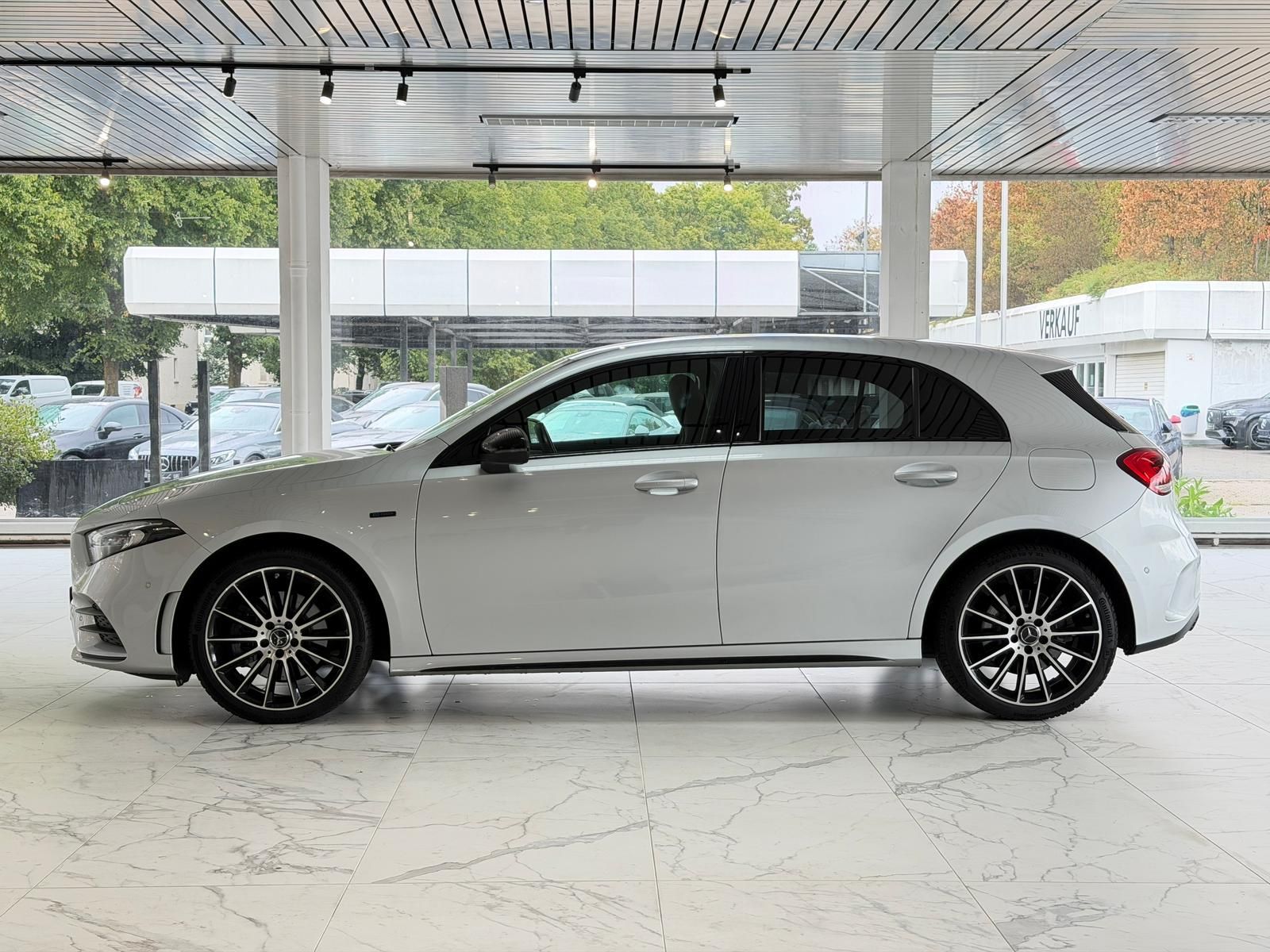 Mercedes-Benz A 250 e 3x AMG SPORT EDITION2020 MBUX WIDE KAMER foto 3