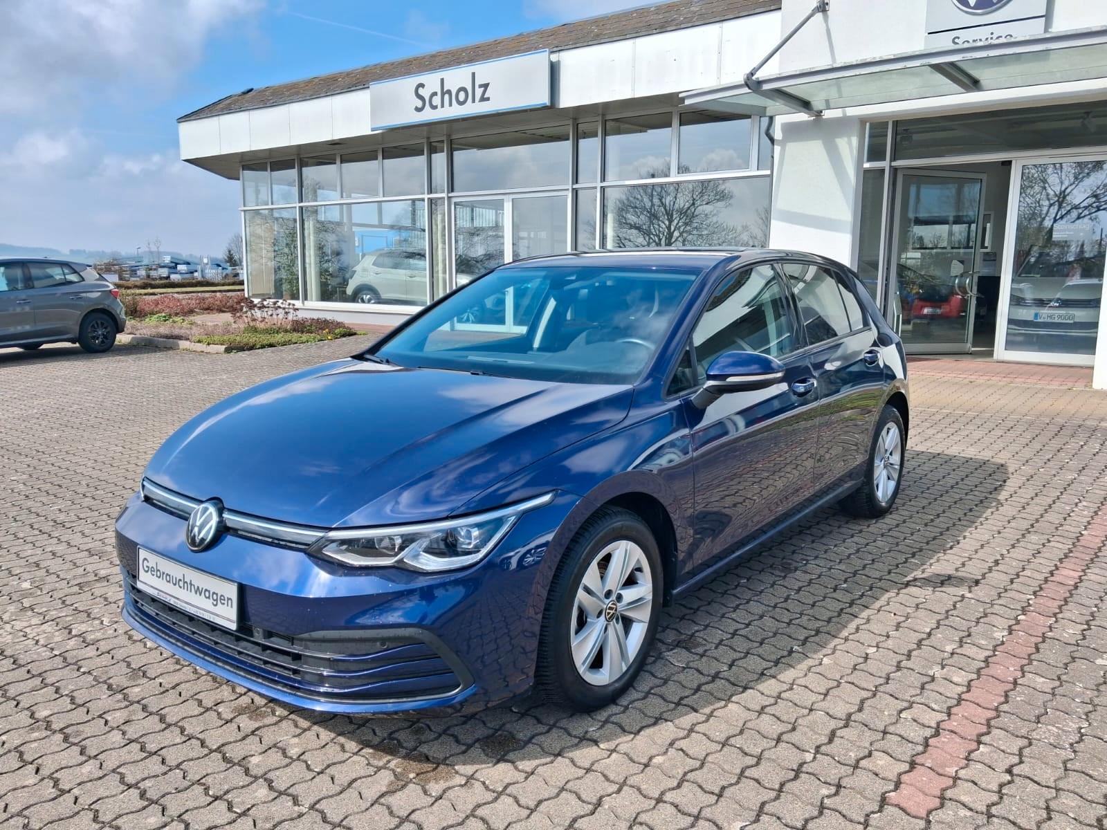 Volkswagen Golf VIII Lim. LIFE 1.5TSI 96kW 131PS *SHZ *NAV