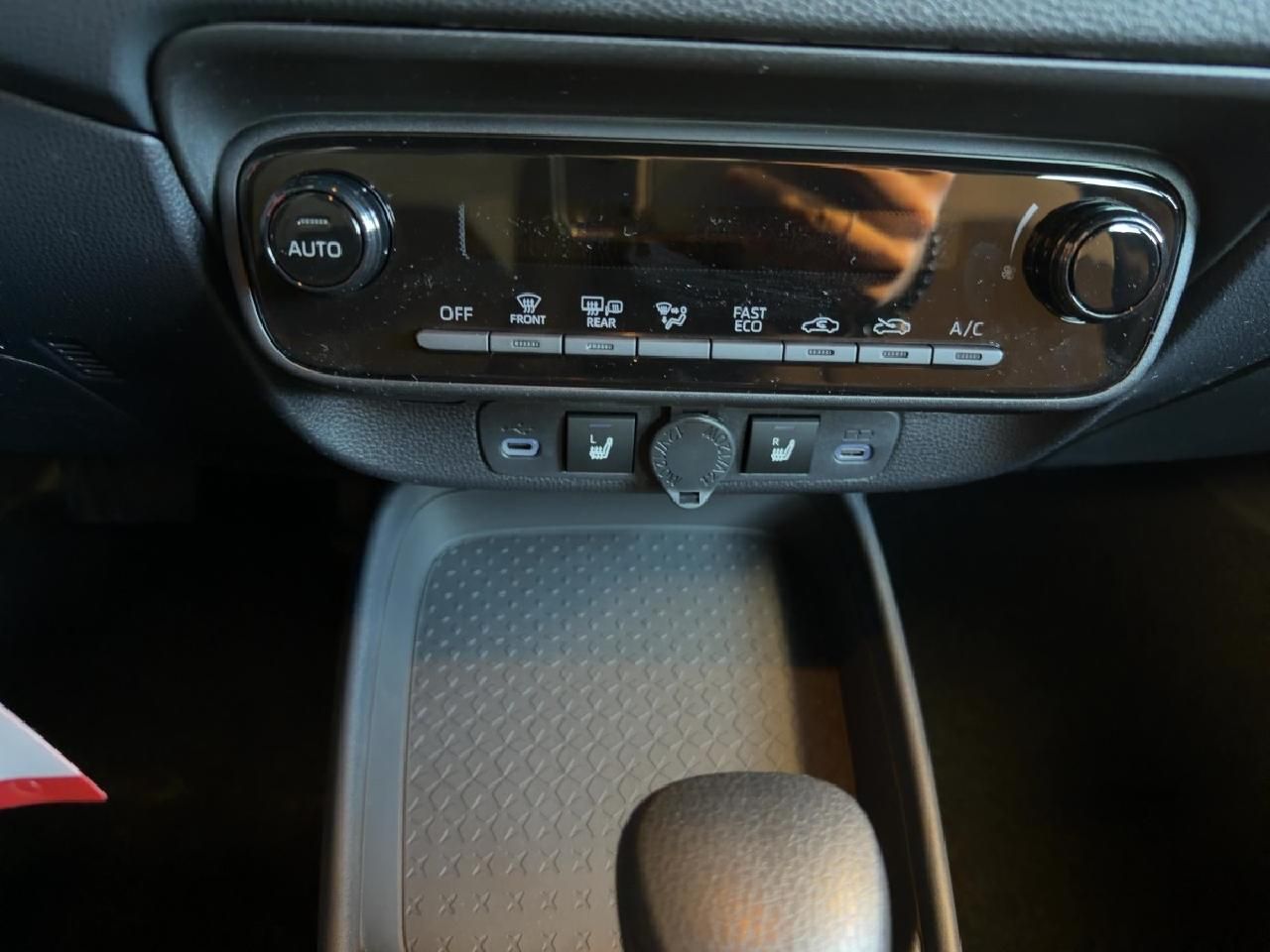 Fahrzeugabbildung Toyota Aygo X Hybrid Active *RFK+SHZ+1,99% bis 30.6*