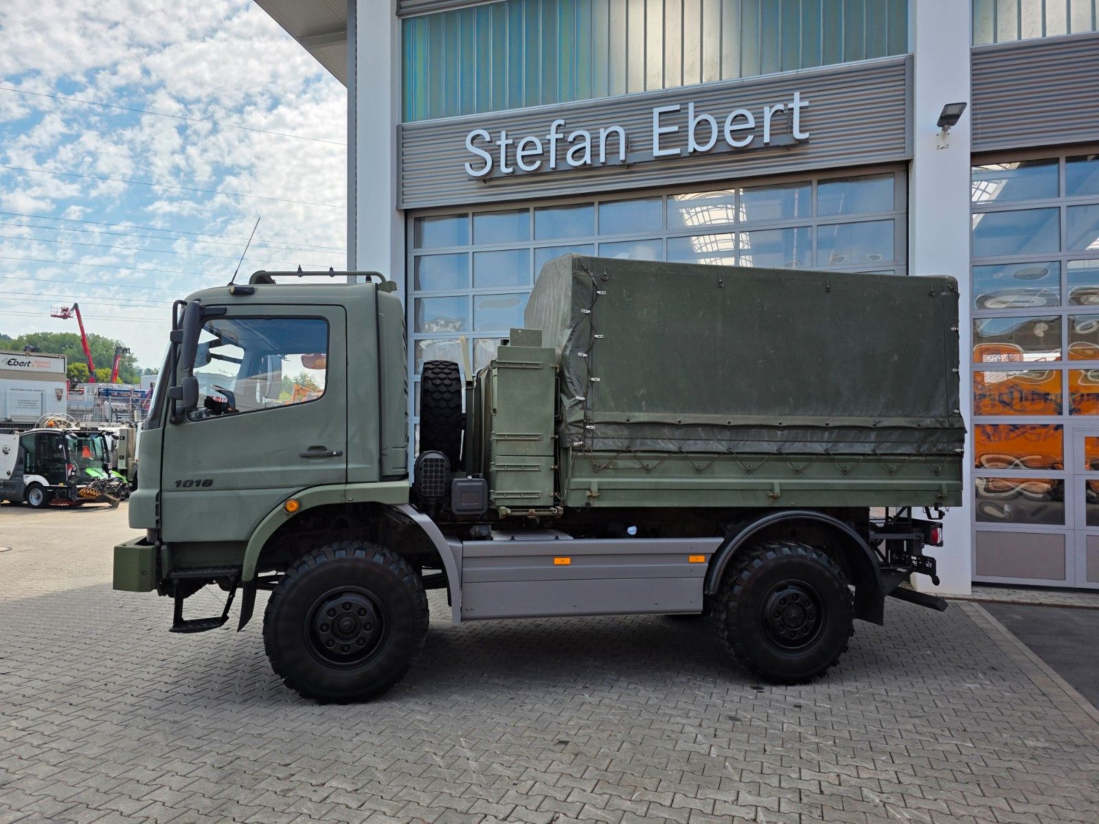 Fahrzeugabbildung Mercedes-Benz Atego 1018 A 4x4 Pritsche Plane mehrfach vorh.