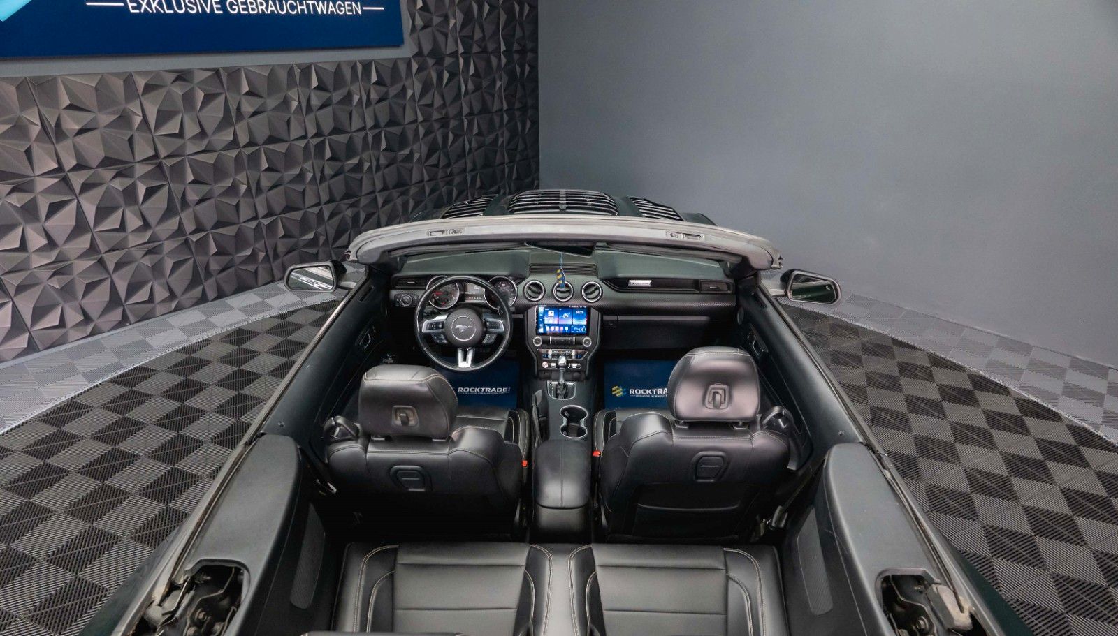 Fahrzeugabbildung Ford Mustang Cabrio DARK HORSE RockTrade Edition 19%