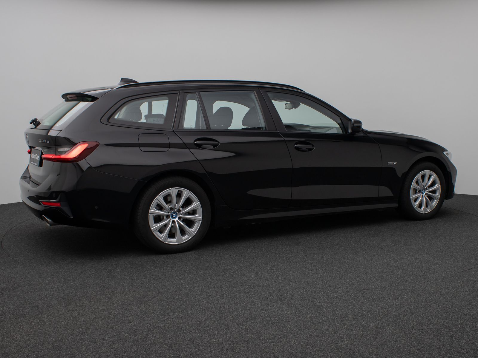 Fahrzeugabbildung BMW 330e Alarm Kamera DAB Stop&Go M Sportleder LED