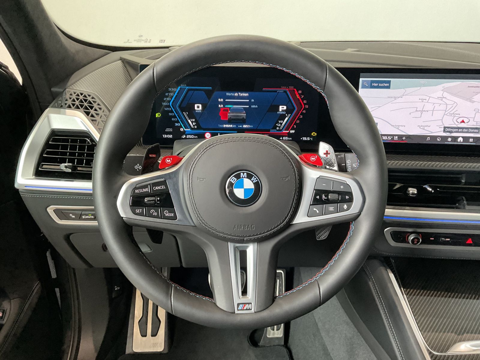 Fahrzeugabbildung BMW XM 50e 23" LMR, M Fahrwerk Professional, Sitzbel
