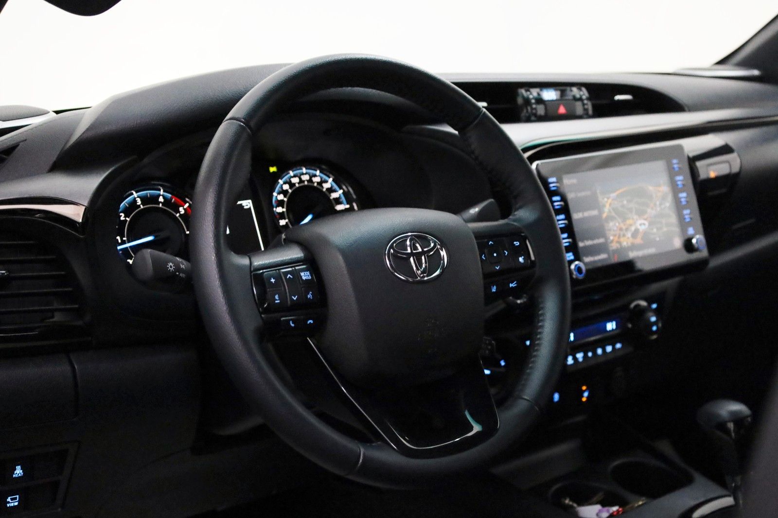 Fahrzeugabbildung Toyota Hilux Double Cab Invincible,ACC, Navi,Rollo, AHK