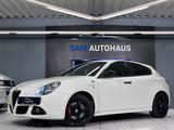 Alfa Romeo Giulietta Quadrifoglio Verde /NAVI/SHZ/ALCANTARA - Alfa Romeo Giulietta: Quadrifoglio