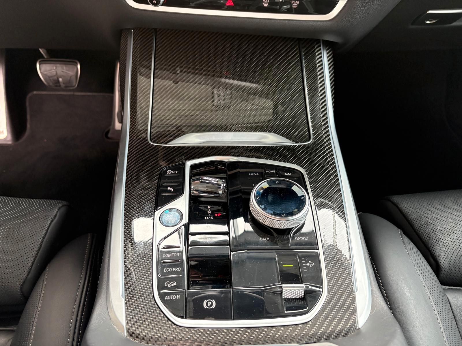 Fahrzeugabbildung BMW X7 xDrive 40 i M Sport/Voll/Skylounge, gestik