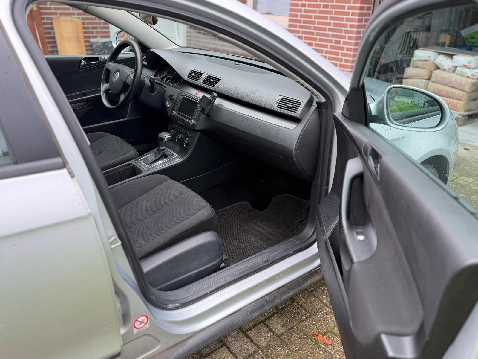 Volkswagen Passat 2005 — photo 8
