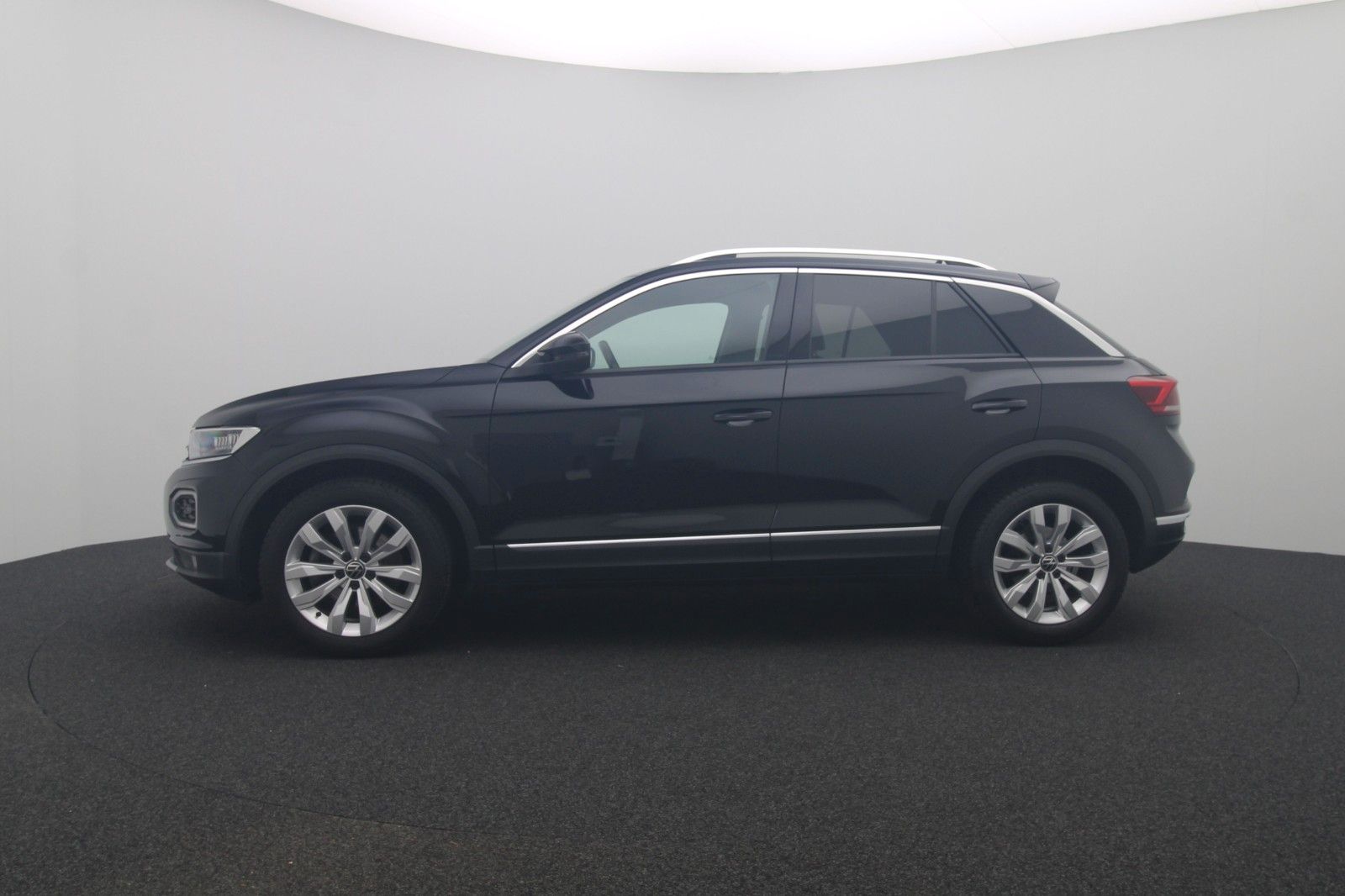 Fahrzeugabbildung Volkswagen T-Roc Sport  ACC Navi DSG LED
