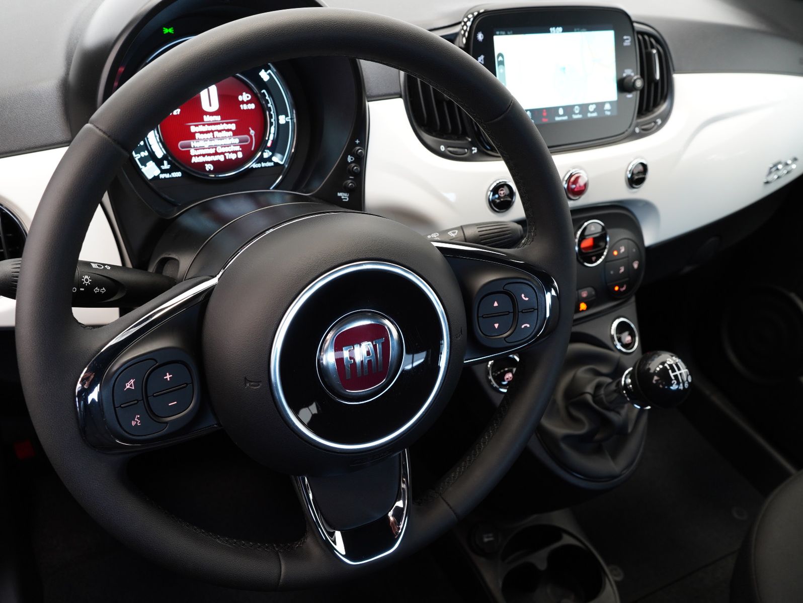 Fahrzeugabbildung Fiat 500 1.0 Mild Hybrid KOMFORT/TECH/NAVI/CARPLAY