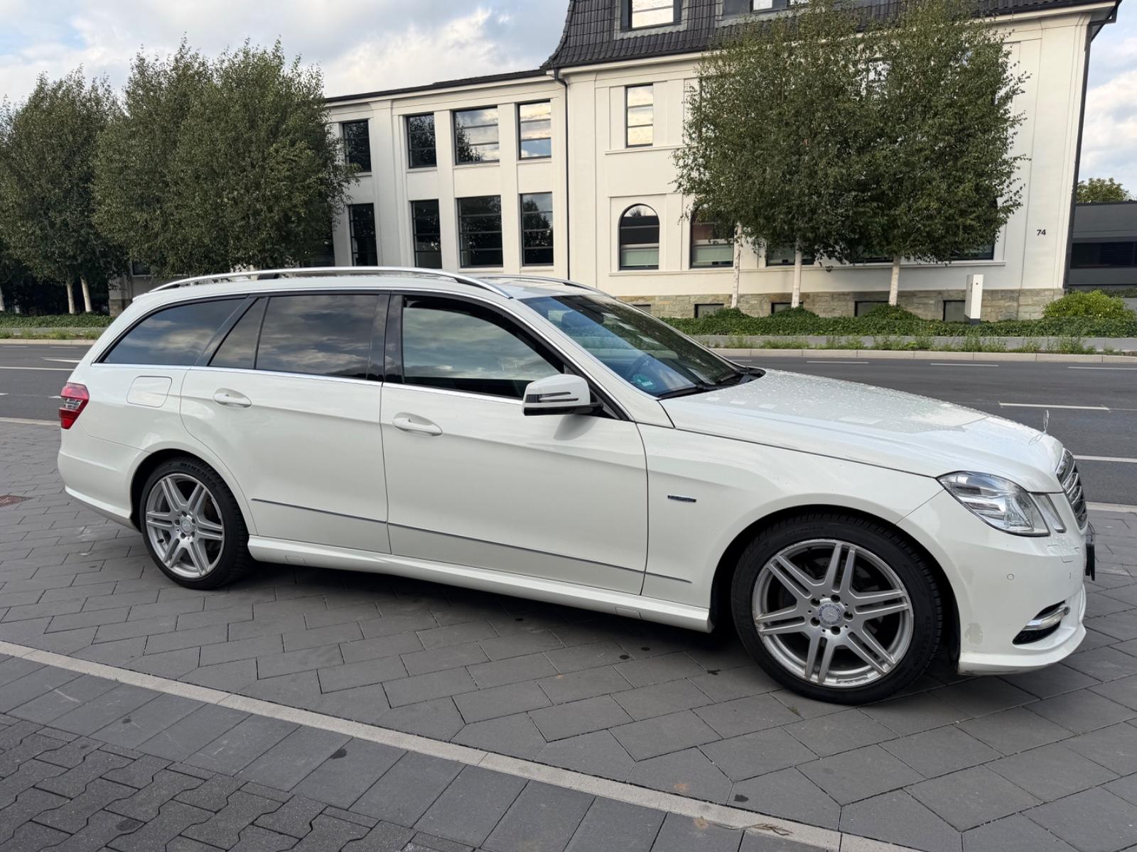 Mercedes-Benz E200 2012 — engine 2.143 cm³, 136 HP (100kW)