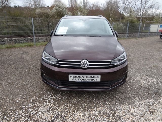 Fahrzeugabbildung Volkswagen Touran IQ.DRIVE/DSG/AHK/7-Sitzer/41.500Km/Kamera