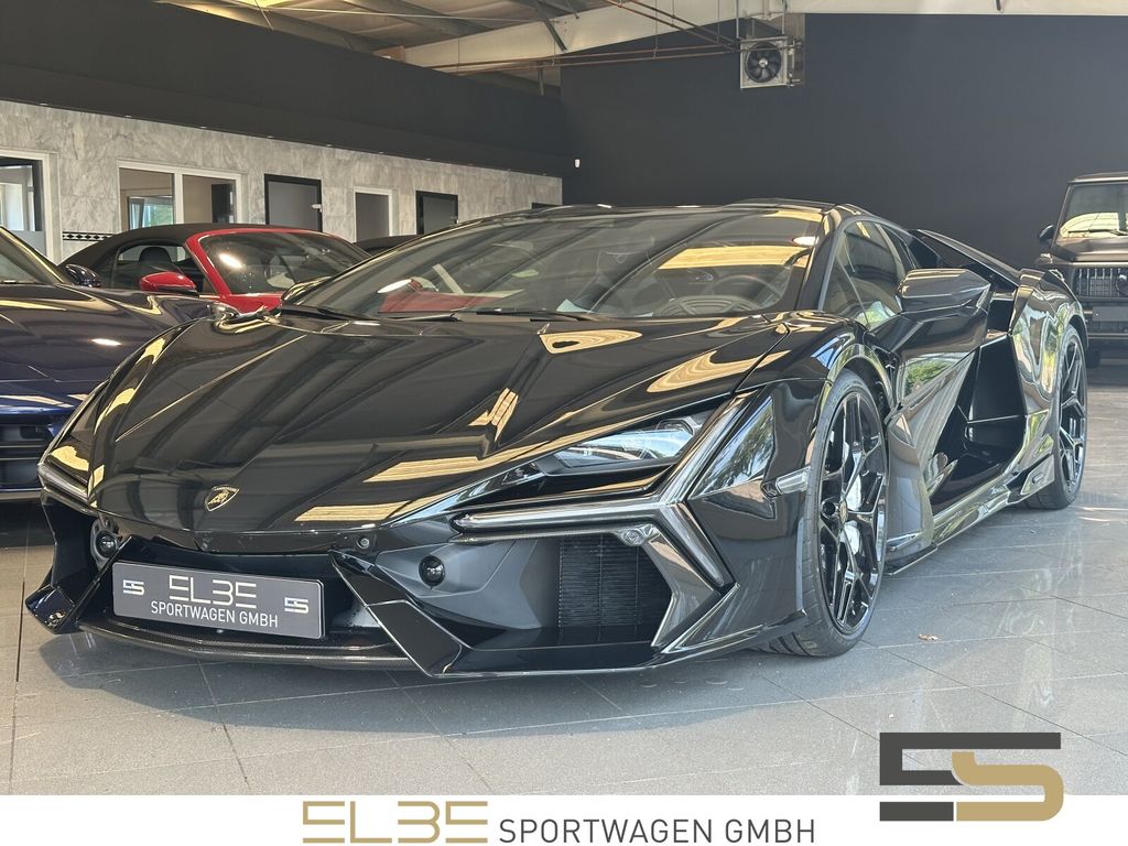 Image of Lamborghini Revuelto