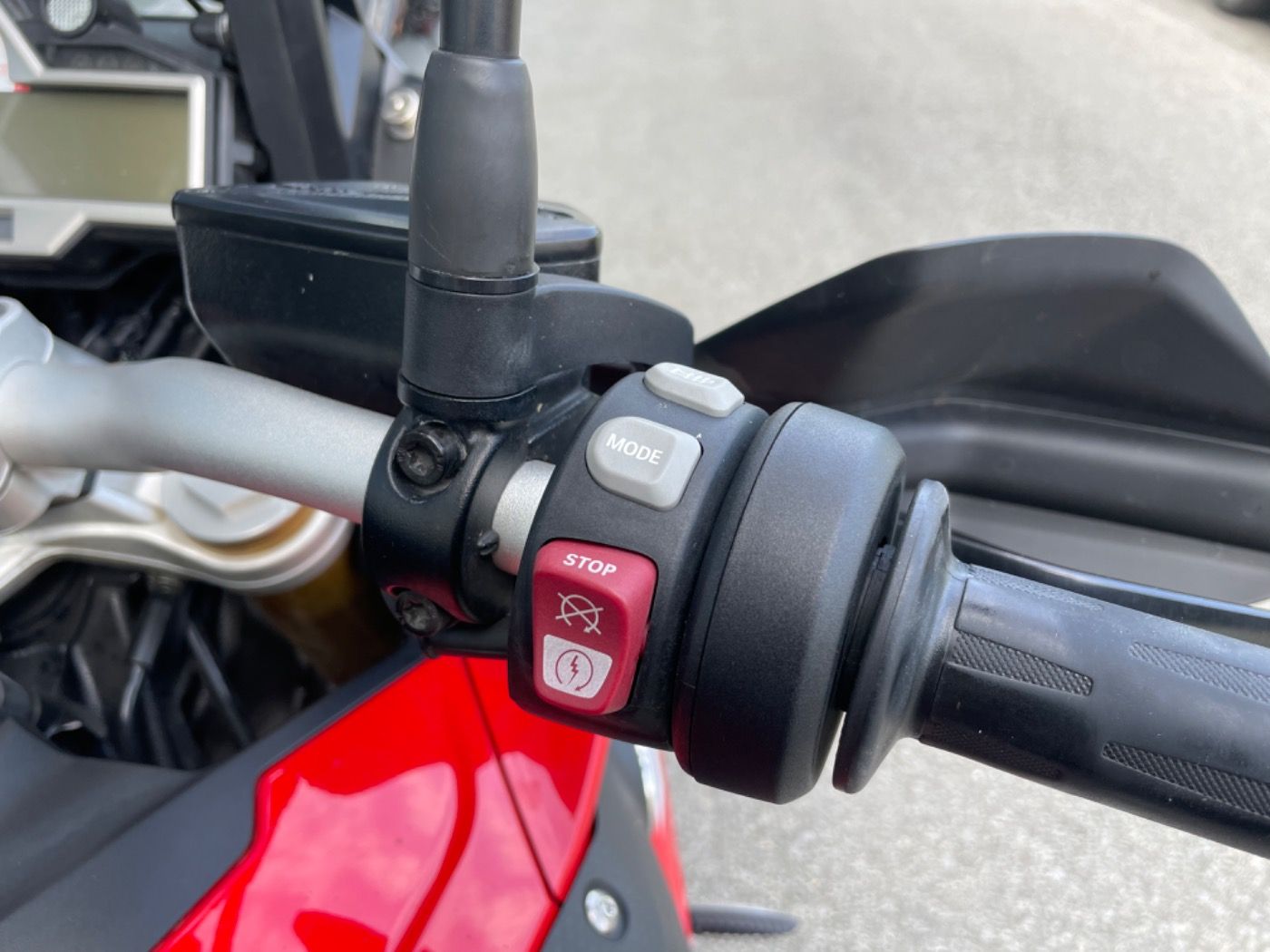 Fahrzeugabbildung BMW S 1000 XR mit Tieferlegung aus 1. Hand