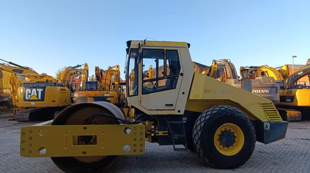 BOMAG BW216