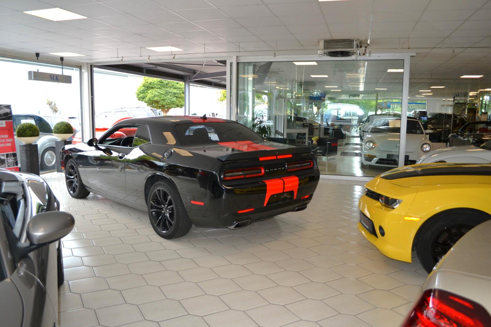 Dodge Challenger R/T 5.7L V8 HEMI
