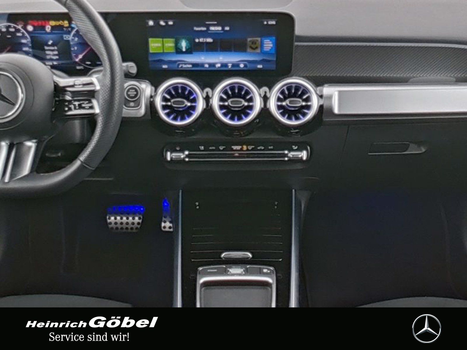 Fahrzeugabbildung Mercedes-Benz GLB 200 AMG+LED+KAMERA+AMBIENTE+NIGHT+WINTER.P