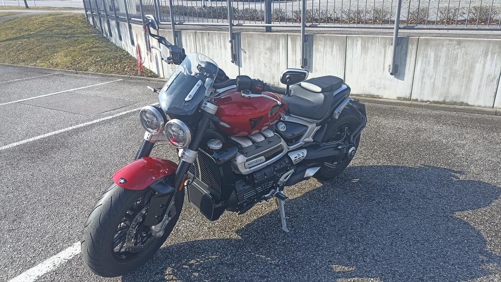 Triumph ROCKET 3 R 221 aus 1. Hand + viel Zubehör