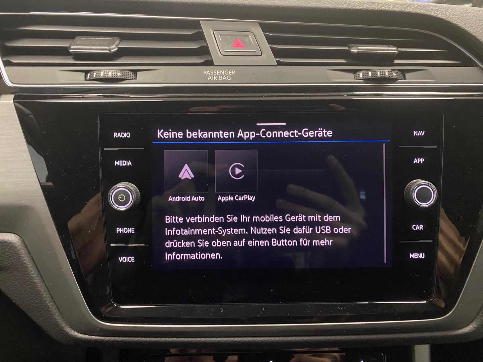 Fahrzeugabbildung Volkswagen Touran 1.5 TSI R-LINE COMFORTLINE DSG+ACC+AHK