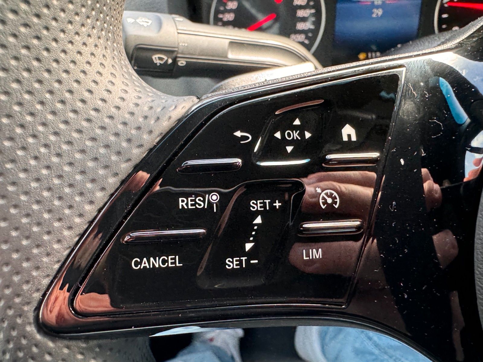 Fahrzeugabbildung Mercedes-Benz Sprinter 317 CDI 3665 9G Klima Stdheiz AHK3,5to