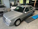 Mercedes-Benz E 220 org. 51.000km! Jahreswagen Zustand - gebrauchte Mercedes-Benz E 220 aus dem Jahr 1994