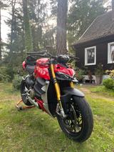 Ducati Streetfighter V4s