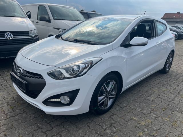 Hyundai i30 blue 1.6 CRDI Automatik SHZ Kamera PDC