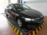 Skoda Superb Combi 2.0TDI DSG/SHZ/LED/ACC/PDC/el.HECK - Skoda Superb in Braunschweig