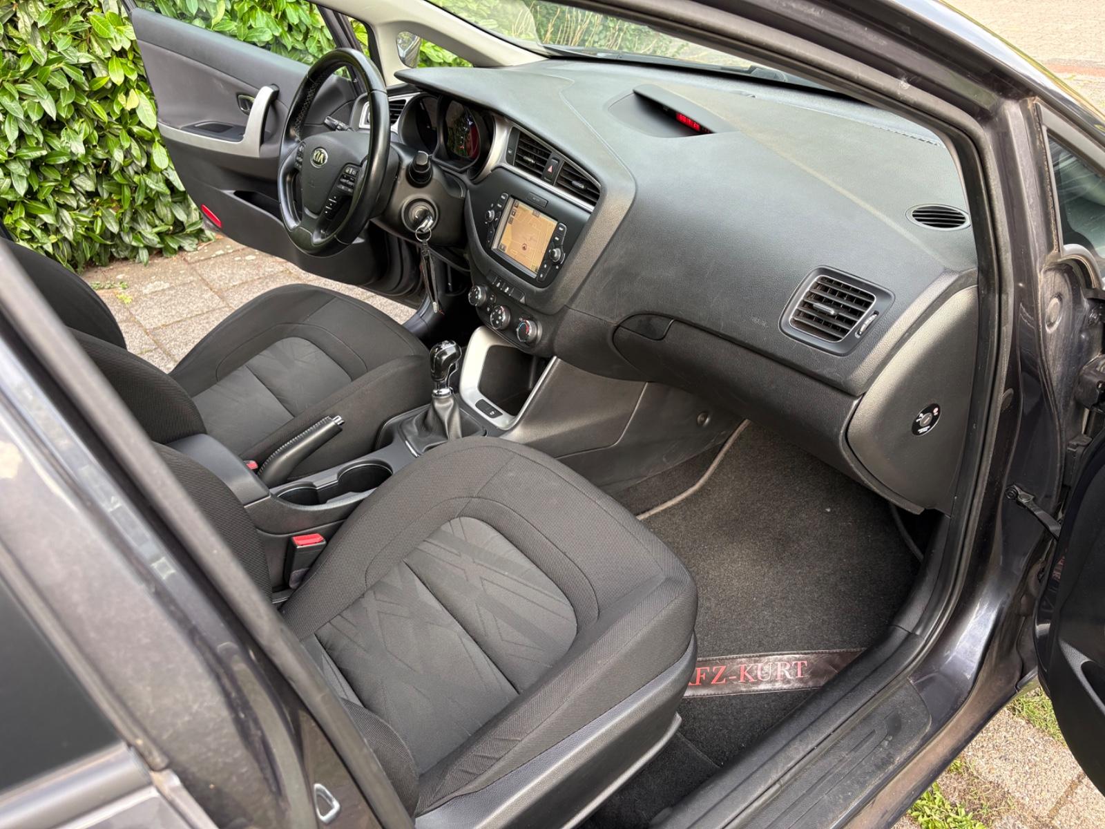 Kia cee'd Sportswagon 1.6 GDI Vision Sportswagon...